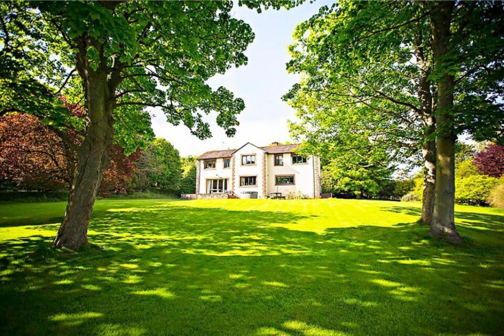 The Lodge By The Lake, Dunbar Exterior photo